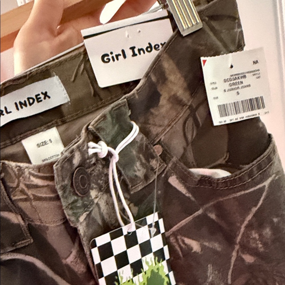 Camo Women's Flare & Wide Leg Jeans - CARGO super cute, trendy, in style always! - Picture 6 of 6